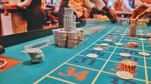 Tampilan lobby game jfgaming dengan kategori slot online dan live casino Indonesia